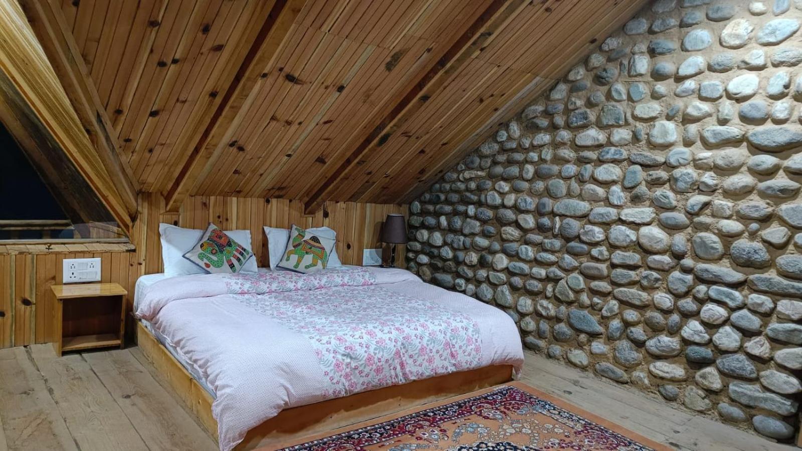 Ishan Log Huts-A Boutique Home Stay Banjār Exterior foto